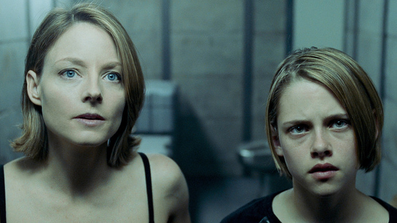 Jodie Foster as Meg Altman and Kristen Stewart as Sarah Altman hunker down in Panic Room