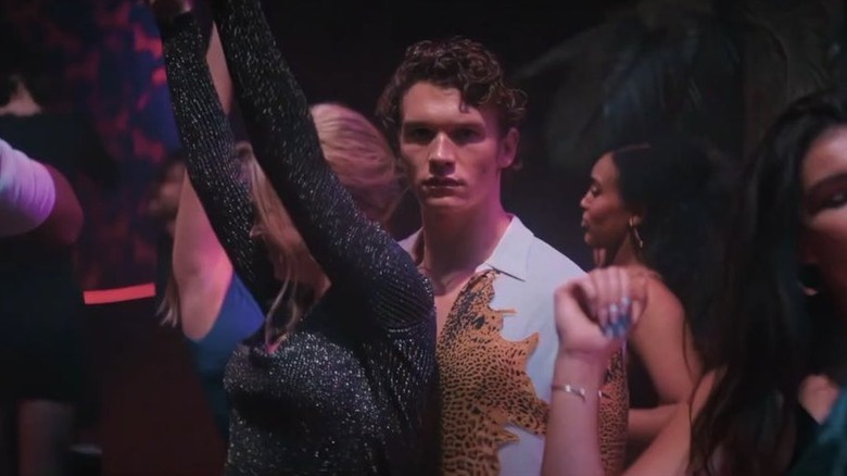 Ilya Rozanov verlangt naar de club in Heated Rivalry