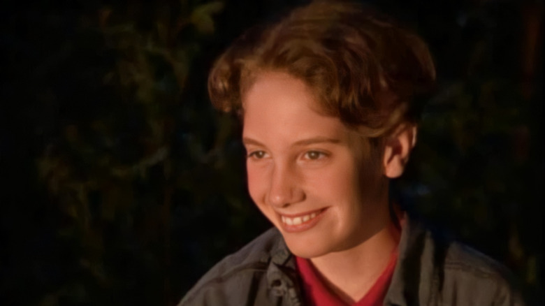 Jacob Tierney as Eric smiling on Are You Afraid of the Dark