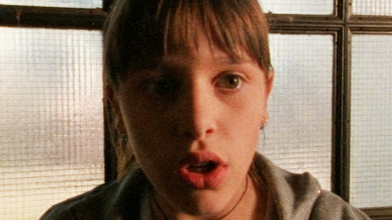 Cara DeLizia's Fiona Phillips looks worried in closeup in So Weird