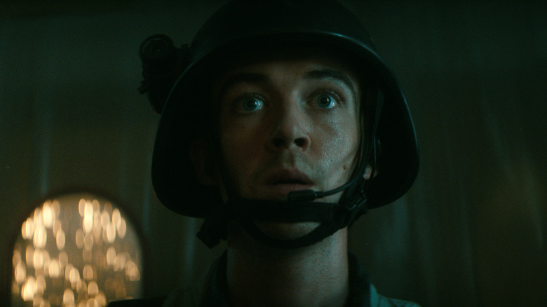 CJ staring at the crashed Weyland-Yutani ship