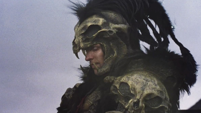 Clancy Brown als The Kurgan in zijn gevechtspantser in Highlander
