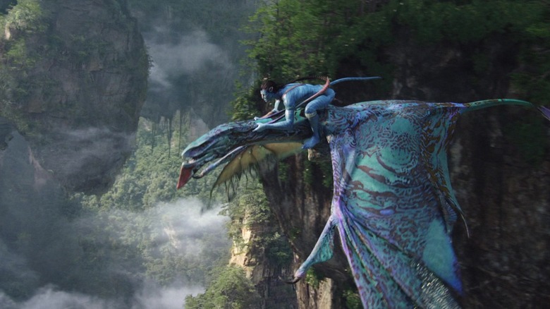 Jake Sully riding a mountain banshee in Avatar