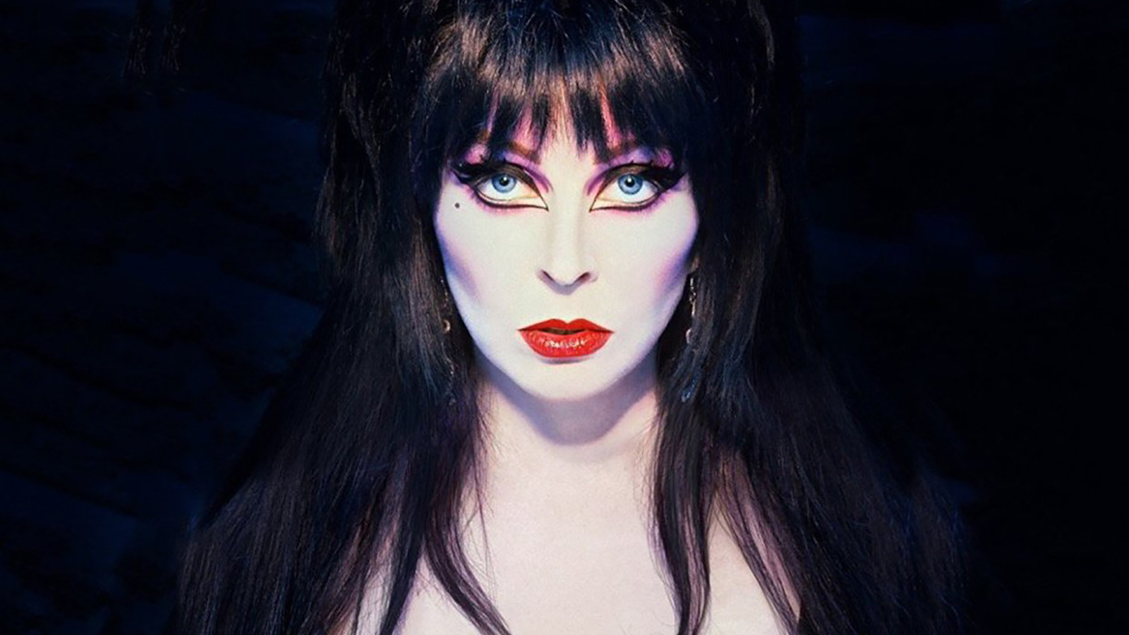 Photos cassandra peterson Elvira: An