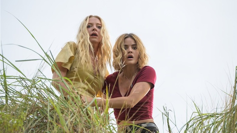Lucy Hale and Portia Doubleday "Fantasy island"