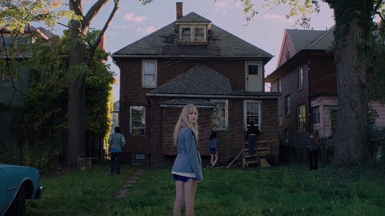 it follows maika monroe