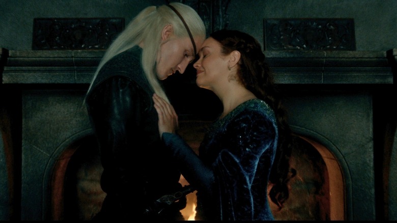 Aemond and Alicent touching foreheads in House of the Dragon