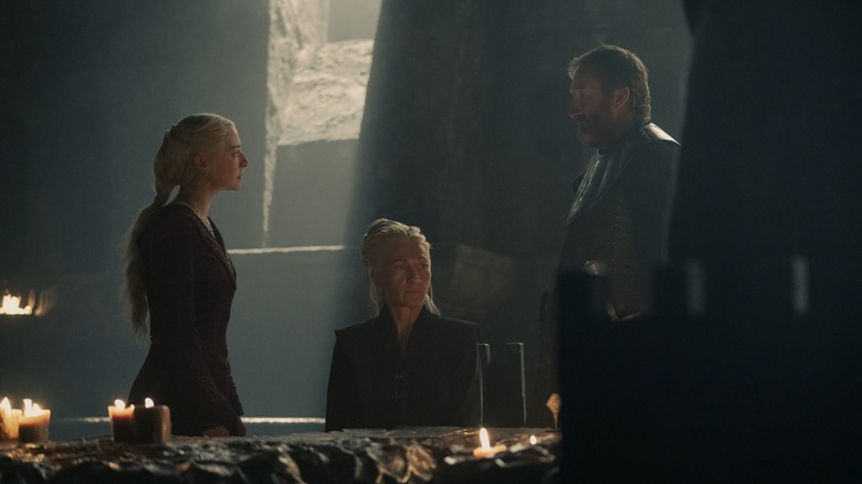 Emma D'Arcy, Eve Best e Jamie Kenna em House of the Dragon