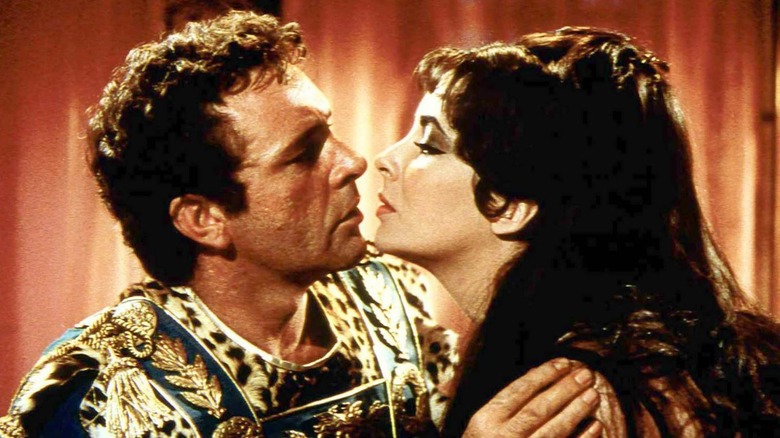 Elizabeth Taylor and Richard Burton in Cleopatra