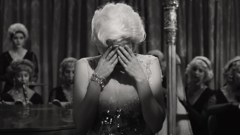 Blonde de Armas Marilyn emotional