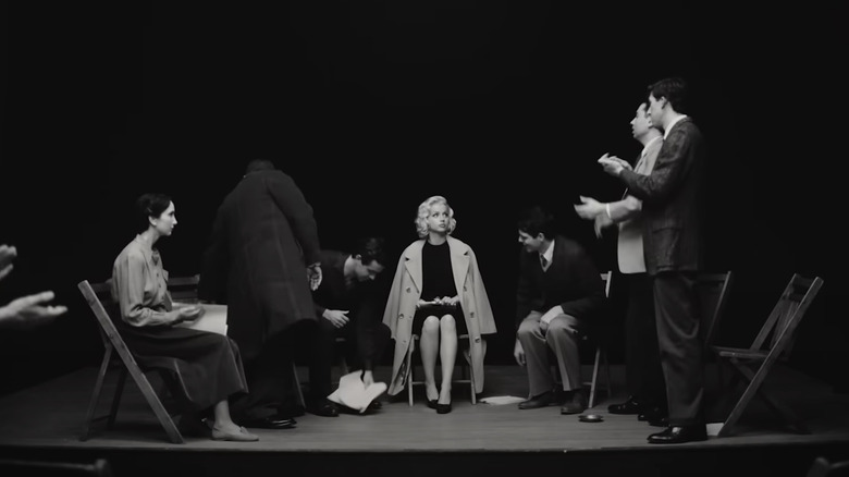 Blonde de Armas crowd sitting onstage
