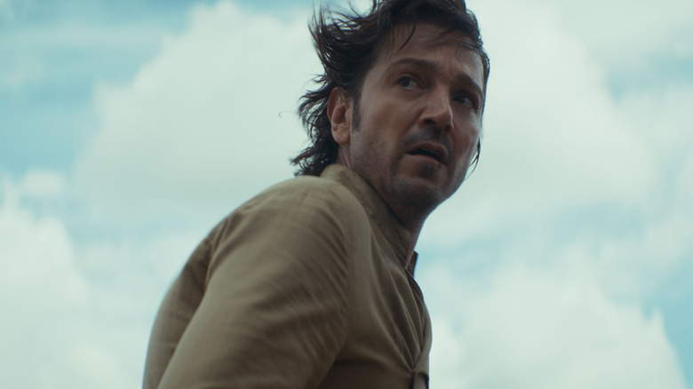 Cassian seems to be upset with his right shoulder in Andor