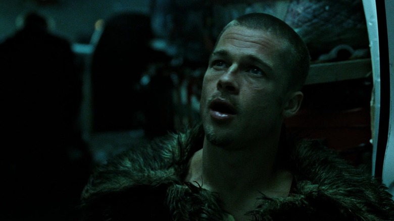 Tyler Durden in een bontjas in Fight Club