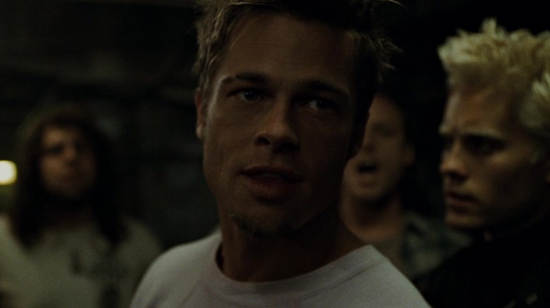 Tyler Durden leidt een vechtclub in Fight Club