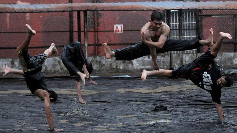 The prison fight from The Raid 2