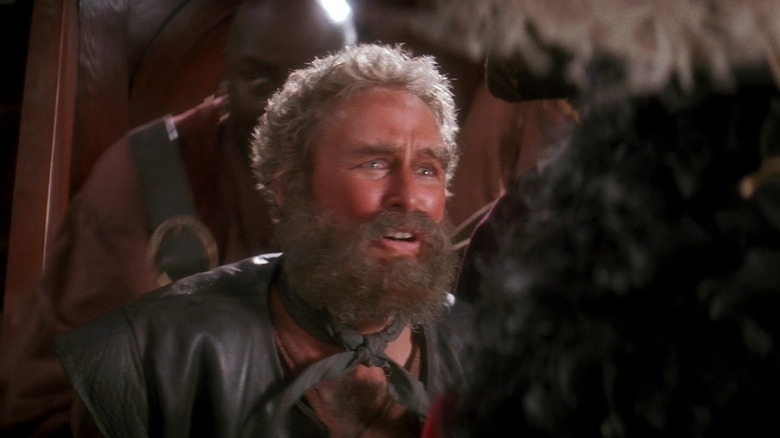 గ్లెన్ క్లోజ్ హుక్‌లో డస్టిన్ హాఫ్‌మన్ యొక్క కెప్టెన్ హుక్ చేత ఉరితీయబడబోతున్న పైరేట్‌గా తన జీవితాన్ని కోరింది