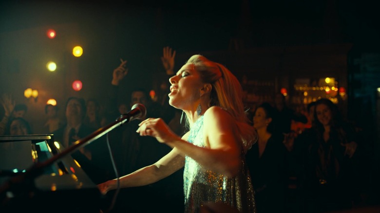 Lee singing at a piano in Joker: Folie à Deux