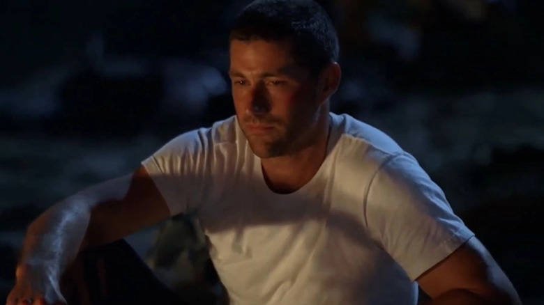 Jack wearing a white t-shirt on Lost