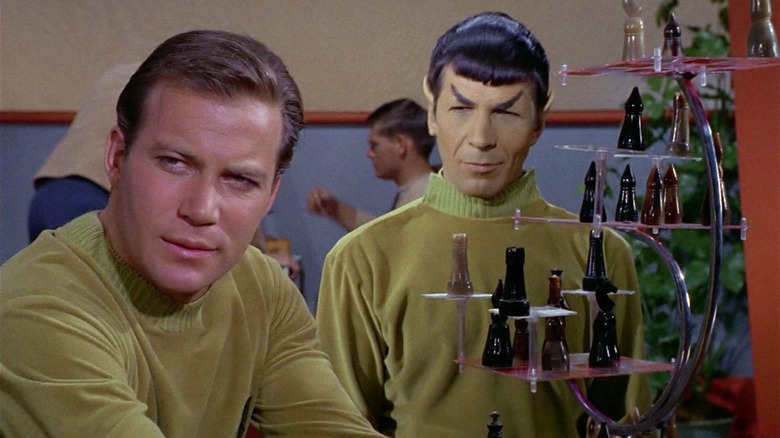 William Shatner como Cappain Kirk e Leonard Nimoy como em Trek Stars: First Series