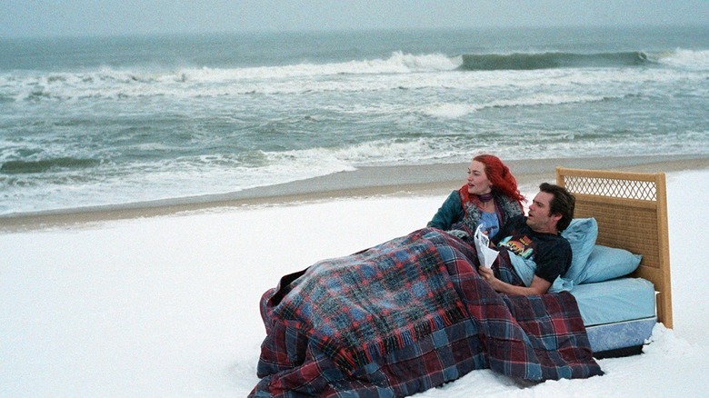 Joel and Clementine sift through memories in Eternal Sunshine of the Spotless Mind