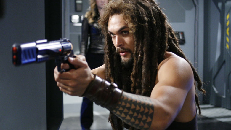 Jason Momoa Ronon Dex gun with Stargate Atlantis