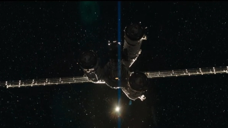 హేల్ మేరీ ప్రాజెక్ట్ హెయిల్ మేరీలో అంతరిక్షంలో ఎగురుతోంది