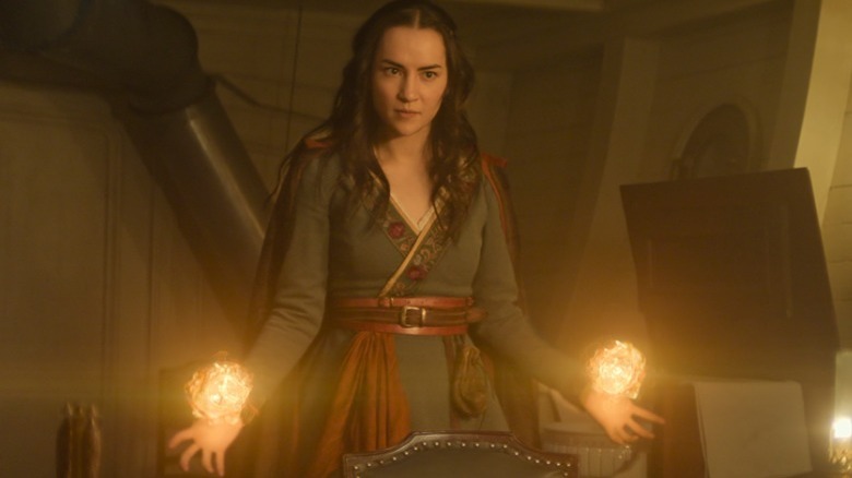 Alina in Shadow and Bone season 2
