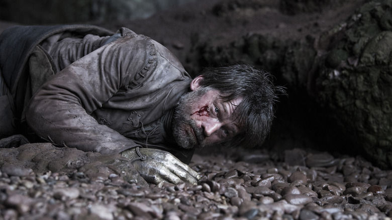 Jaimi stained with crawling on the rocks outside the King's Landing on Gray's Anatomy