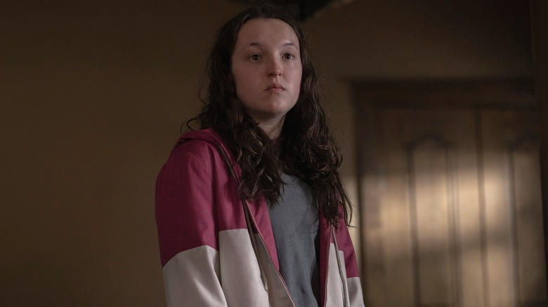 Bella Ramsey's Ellie with her hair down on The Last of Us