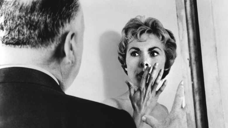 Alfred Hitchcock directs Janet Leigh in Psycho (1960)