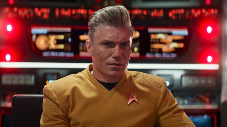 Star Trek: Worlds Strange New Worlds - Captain Pike on Enverprise Bridge