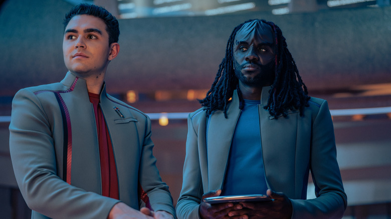 ஸ்டார் ட்ரெக்: ஸ்டார்ப்லீட் அகாடமியில் டேரம் மற்றும் ஜே-டென் ஒன்றாக நிற்கிறார்கள்