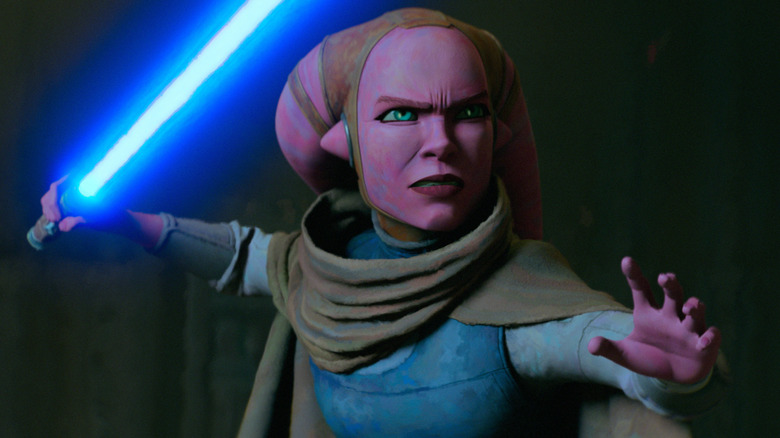 Devon raising her lightsaber in a fighting stance in Maul - Shadow Lord