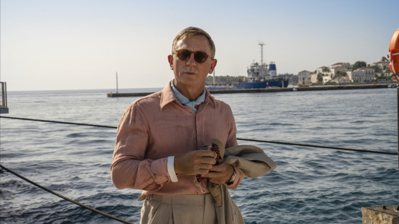 Daniel Craig in Glass Onion: A Knives Out Mystery