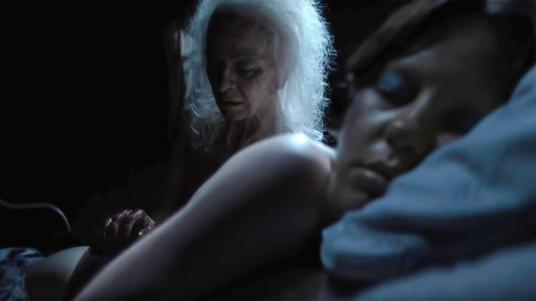 (L-R): Mia Goth as Pearl and Maxine