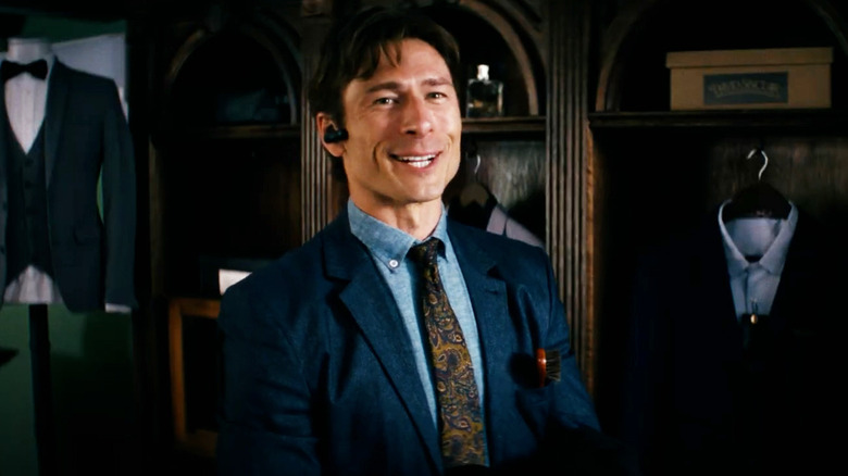 Becket knows that clothes make the man in How to Make a Killing