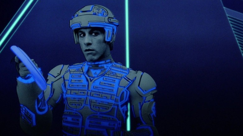 A program holding a discus in Tron