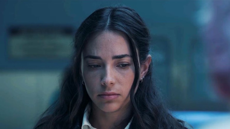Deite -se sobre uma expressão triste no NCIS: Proteção