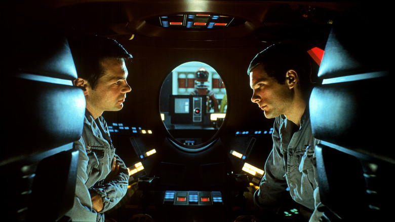Twee astronauten praten in 2001: A Space Odyssey