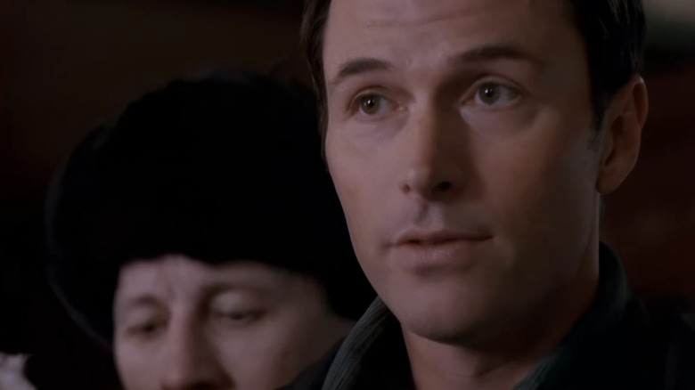 டிம் டேலியின் மைக் ஆண்டர்சன், நூற்றாண்டின் புயலில் நெருக்கமாகக் காணப்படுகிறார்