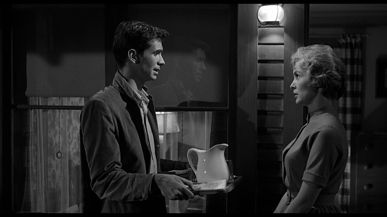 Norman Bates and Marion talking in "Psycho"