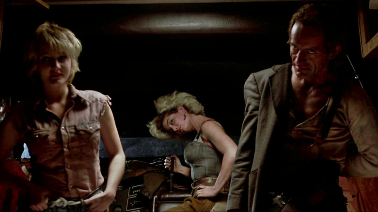 Jenny Wright, Jenette Goldstein, and Lance Henriksen in Near Dark