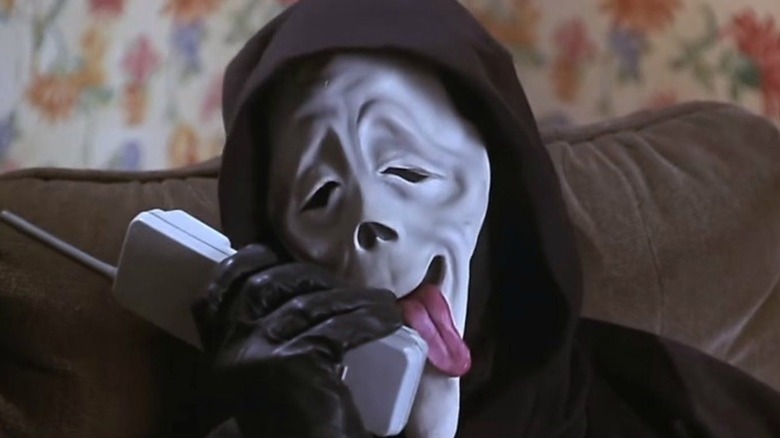 Ghostface בדיוק התקשר להגיד Wazzup בסרט מפחיד