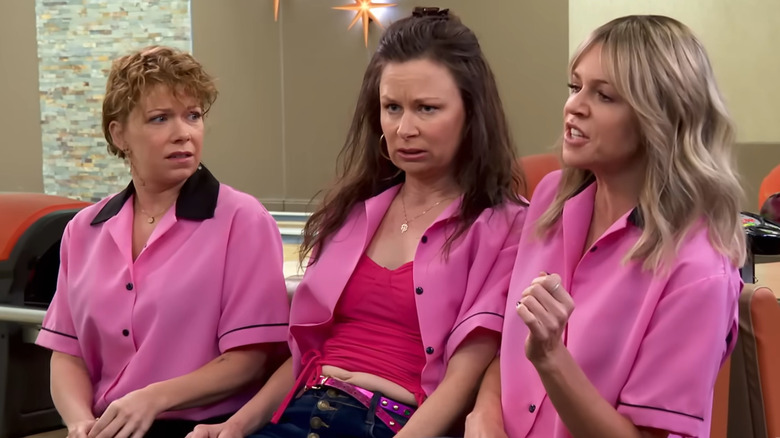 Mary Elizabeth Ellis, Mary Lynn Rajskub, and Katlin Olson in It's Always Sunny in Philadelphia