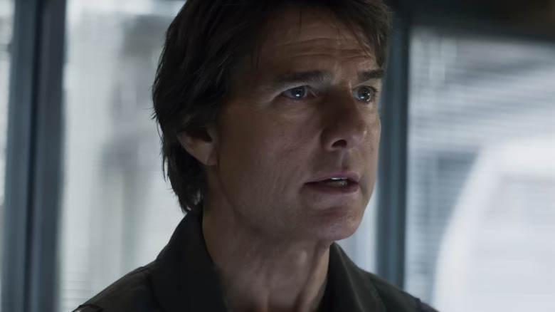 Tom Cruise in the role of Ethan Hunt discusses the task in the mission: impossible - the final account