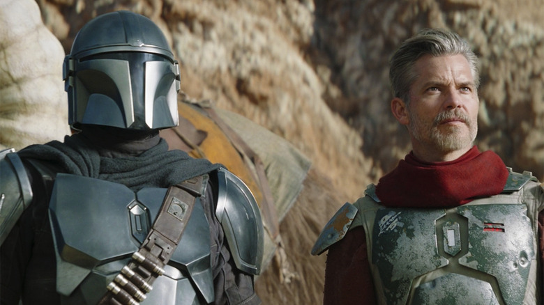 Mando and Timothy Olyphant in The Mandalorian