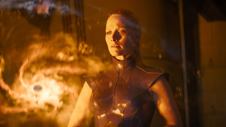 Demerzel examine la représentation holographique de la galaxie