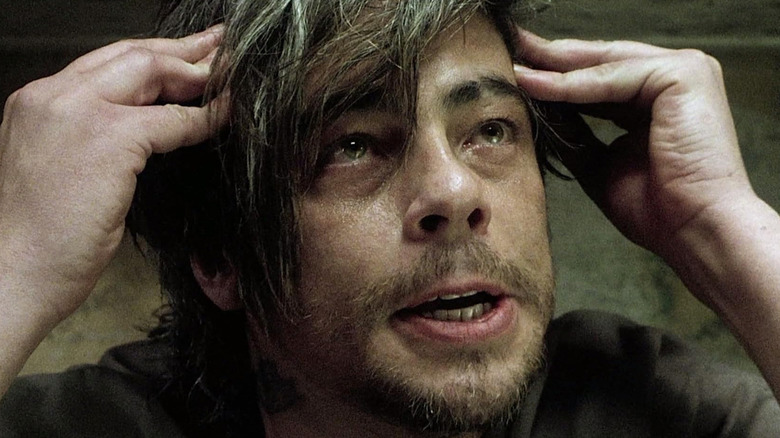 బెనిసియో డెల్ టోరో యొక్క జాక్ జోర్డాన్ 21 గ్రాముల క్లోజప్‌లో కనిపించాడు