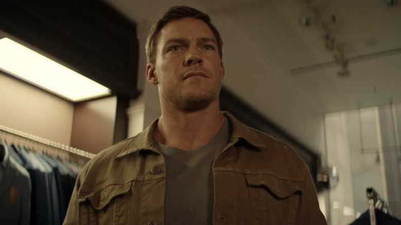 Alan Ritchson in Reacher