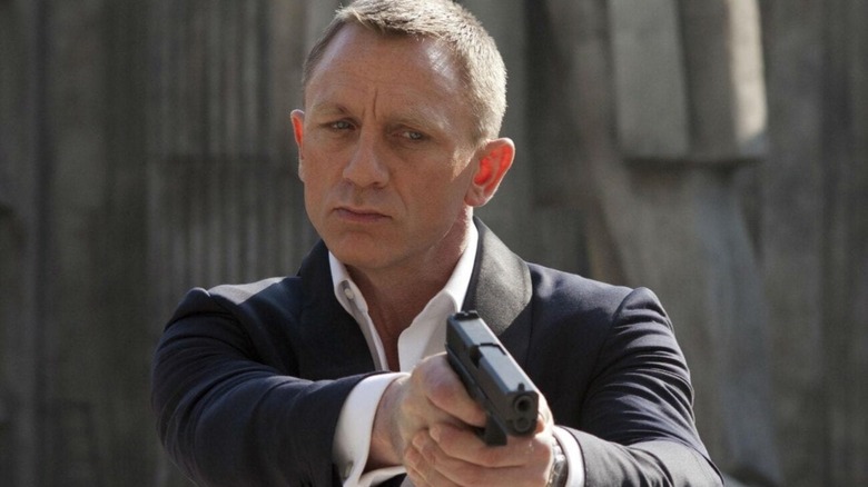 Daniel Craig gun